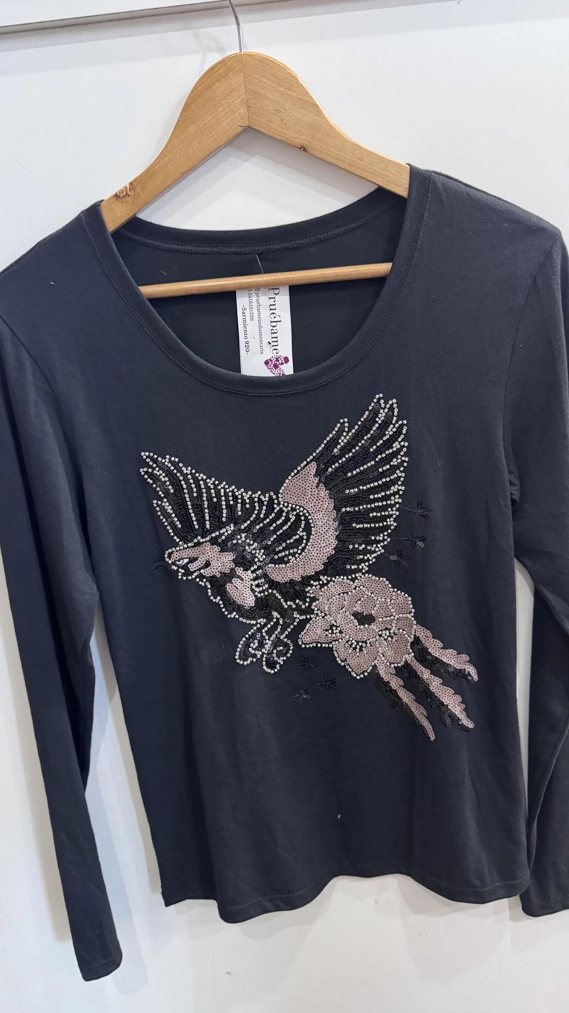 Remera bordada águila